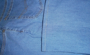 Jeans con gambe strette