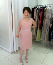 Glamour: abito rosa con strass