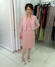 Glamour: abito rosa con giacchino