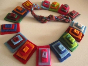 collana geometrie in feltro