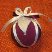 Pallina fucsia a rombi