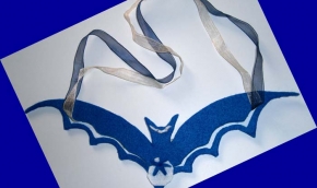 Collier a pipistrello